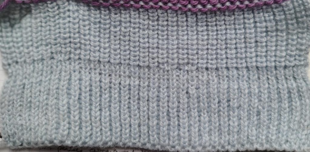 Côtes anglaises et côtes perlées tricotées sur Silver Reed SK 280 + SRP60N - L'atelier du tricot