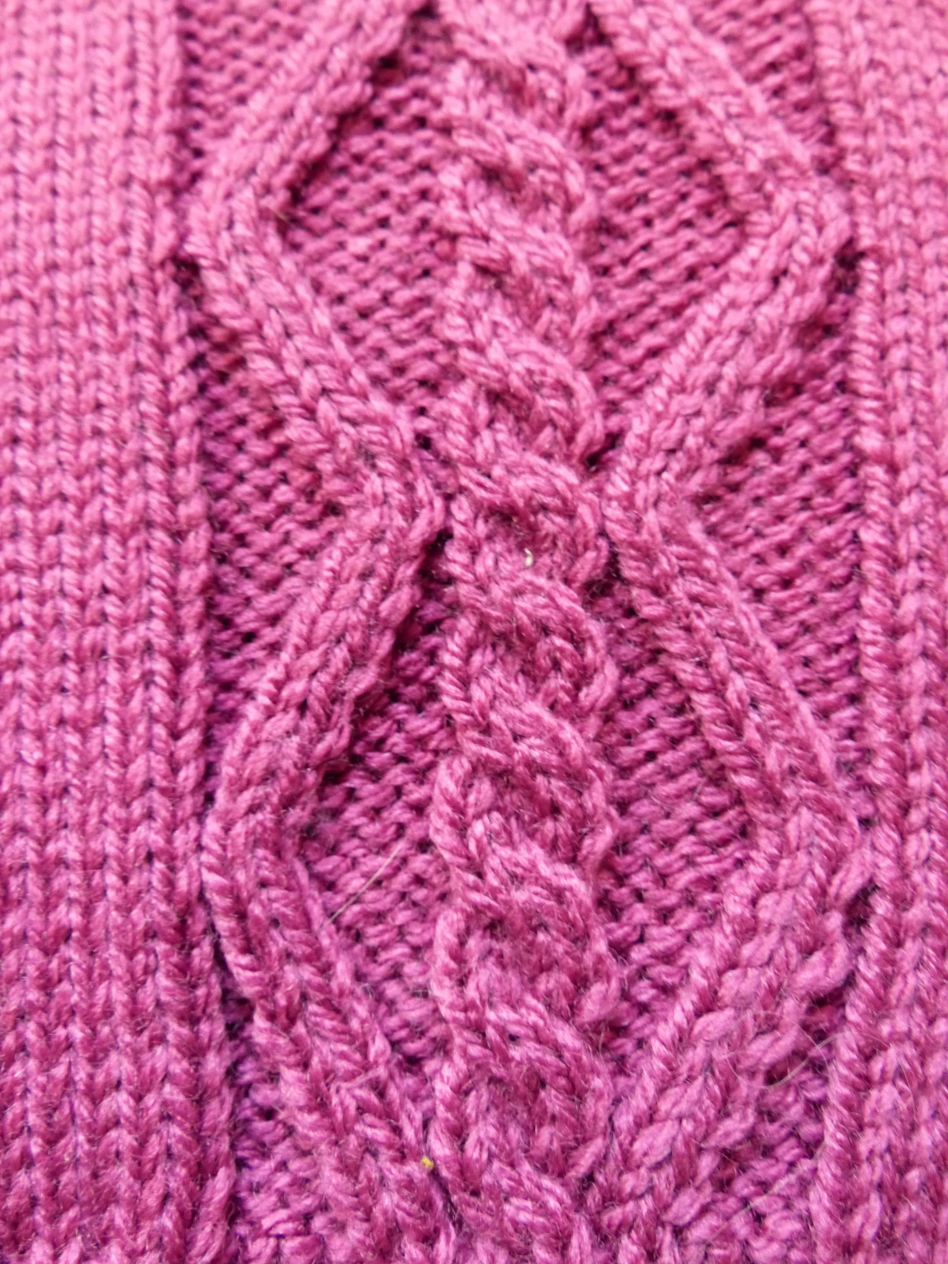 Torsades tricotées sur machine à tricoter Silver Reed SK 280+SRP60N