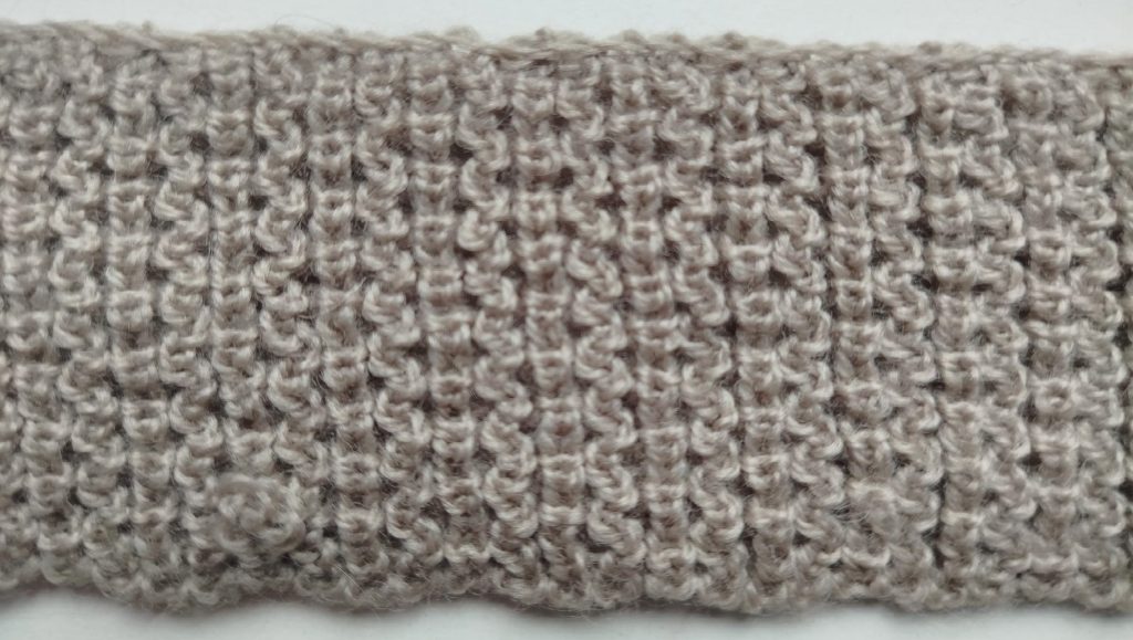 Côtes tricotées avec une carte sur Silver reed SK 280 + SRP60N - l'atelier du tricot