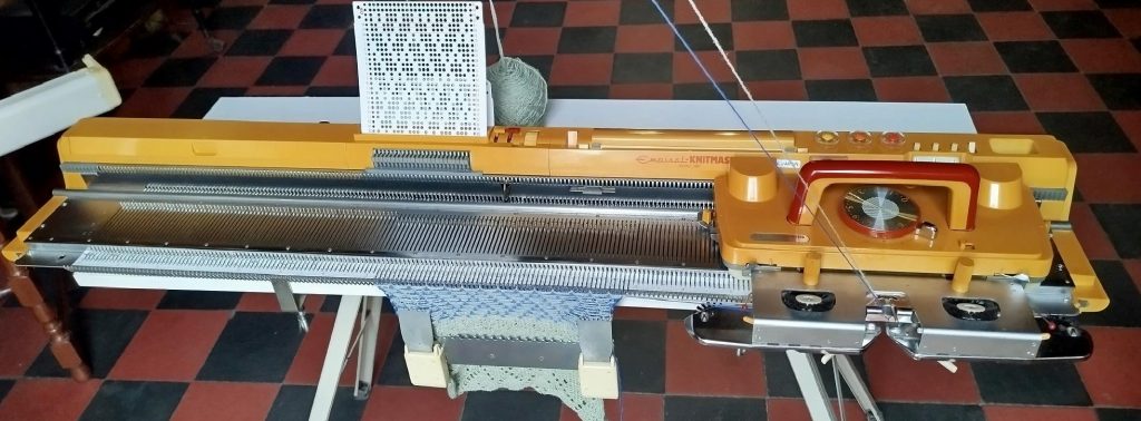 Machine à tricoter Empisal 360 - Livrée avec chariot principal + chariot ajoureur